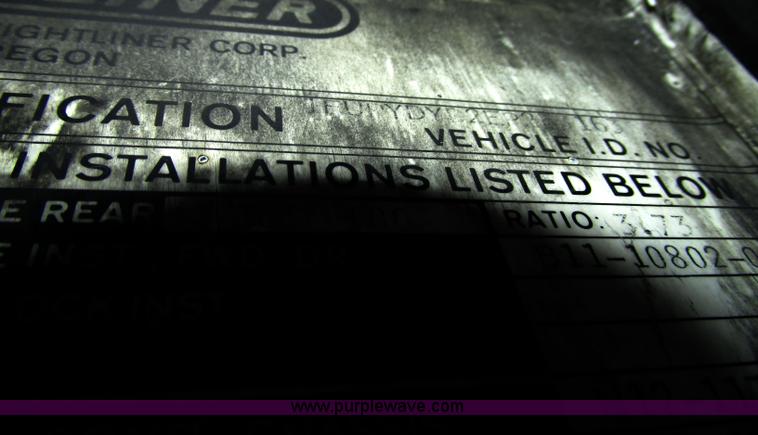 image for item F7469 1984 Freightliner Conventional FLC 120 semi truck