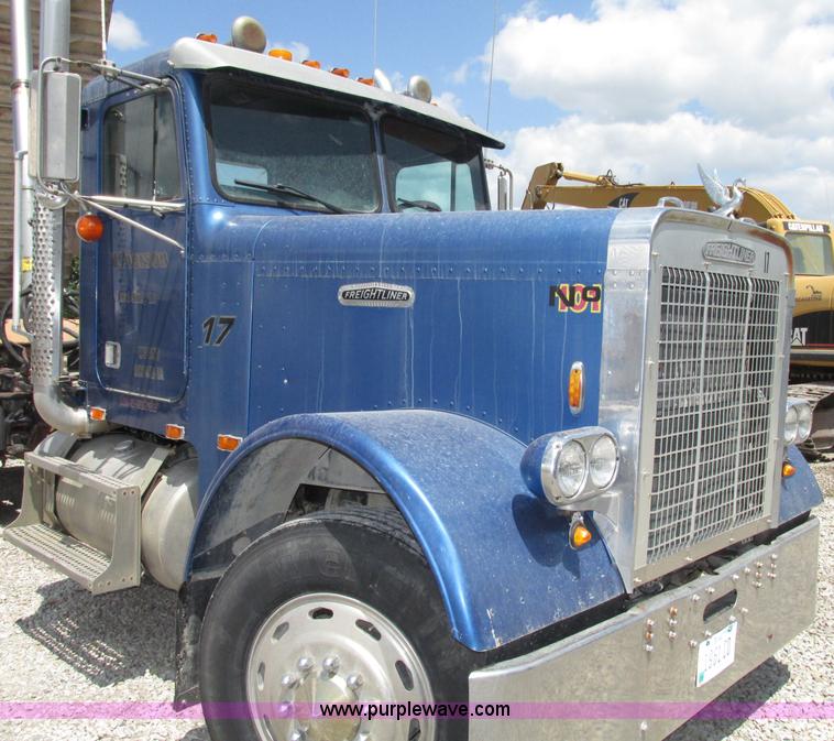 image for item F7469 1984 Freightliner Conventional FLC 120 semi truck