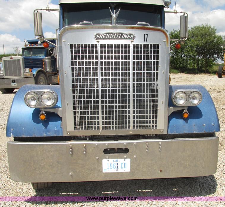 image for item F7469 1984 Freightliner Conventional FLC 120 semi truck