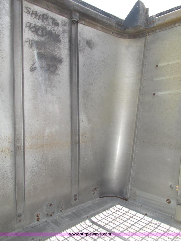 image for item F7469 1984 Freightliner Conventional FLC 120 semi truck