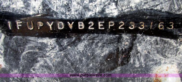 image for item F7469 1984 Freightliner Conventional FLC 120 semi truck