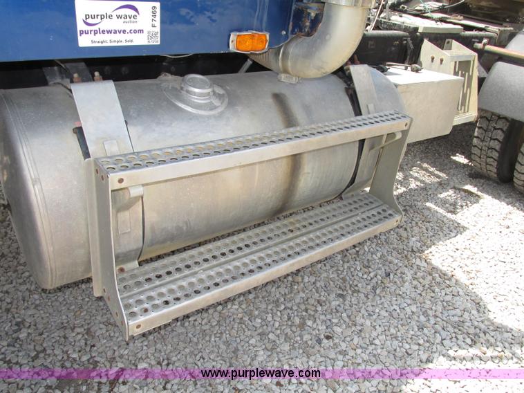 image for item F7469 1984 Freightliner Conventional FLC 120 semi truck