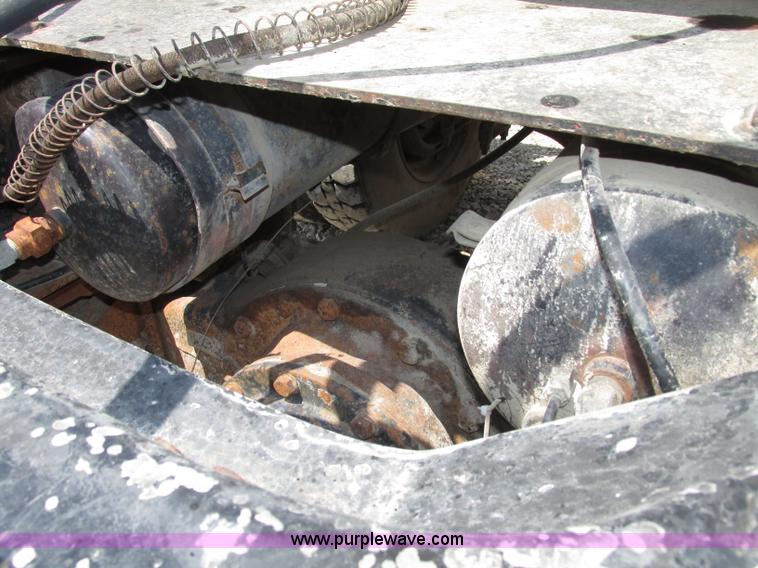 image for item F7469 1984 Freightliner Conventional FLC 120 semi truck