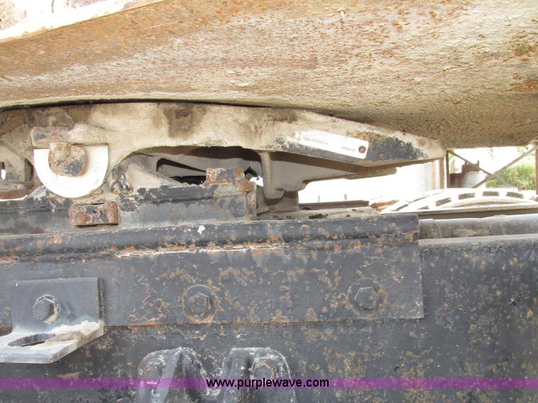 image for item F7469 1984 Freightliner Conventional FLC 120 semi truck