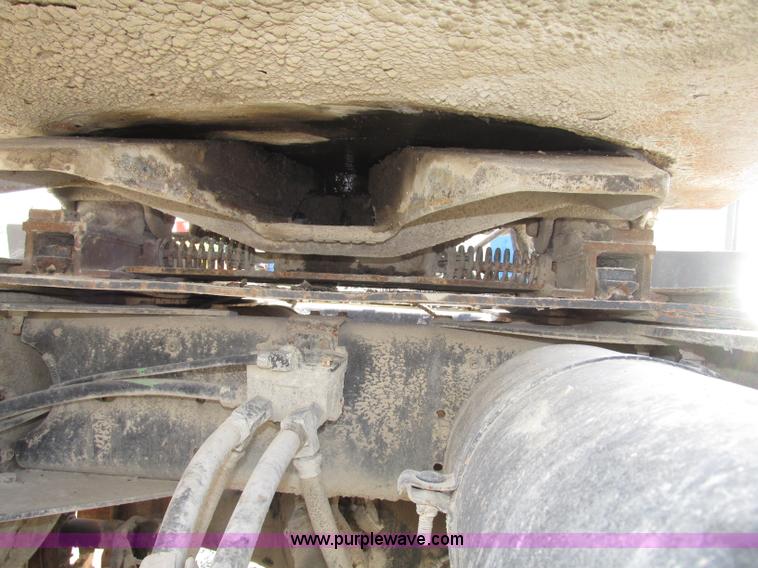 image for item F7469 1984 Freightliner Conventional FLC 120 semi truck