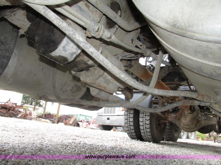 image for item F7469 1984 Freightliner Conventional FLC 120 semi truck