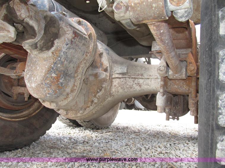 image for item F7469 1984 Freightliner Conventional FLC 120 semi truck