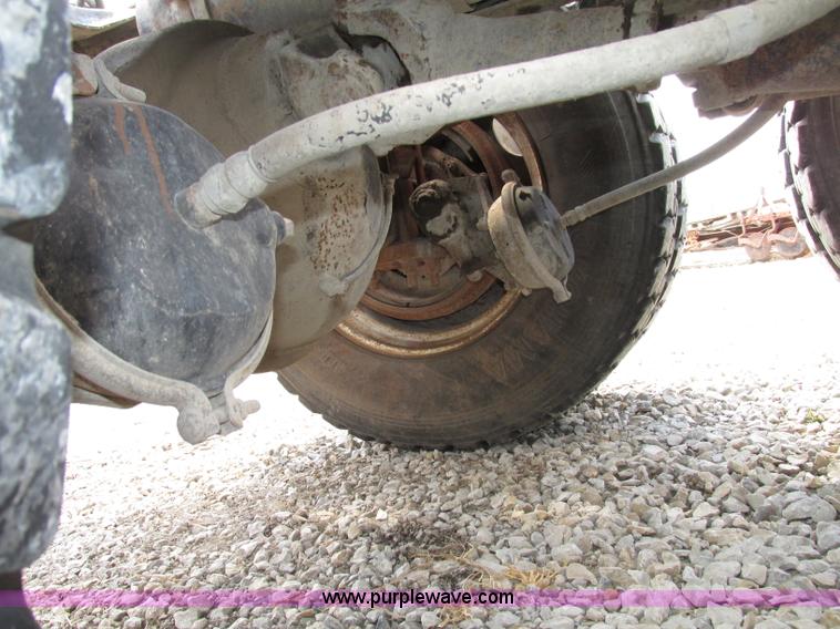 image for item F7469 1984 Freightliner Conventional FLC 120 semi truck