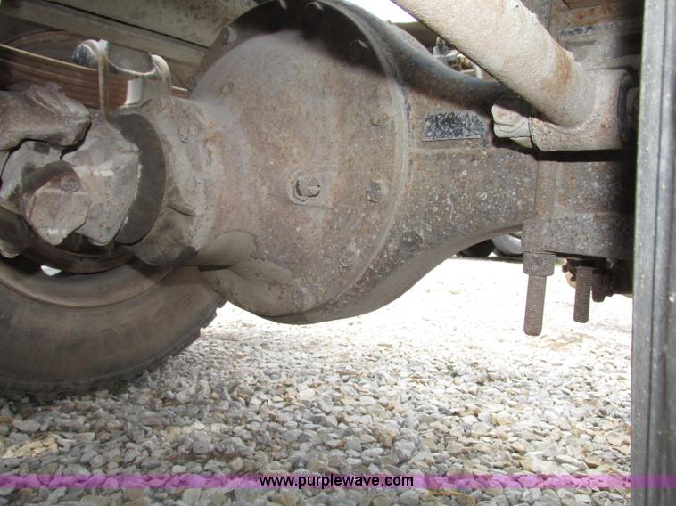 image for item F7469 1984 Freightliner Conventional FLC 120 semi truck