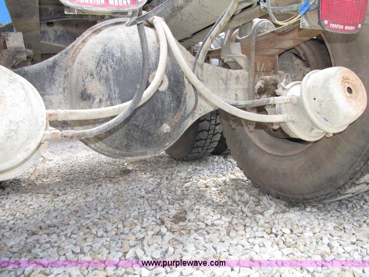 image for item F7469 1984 Freightliner Conventional FLC 120 semi truck