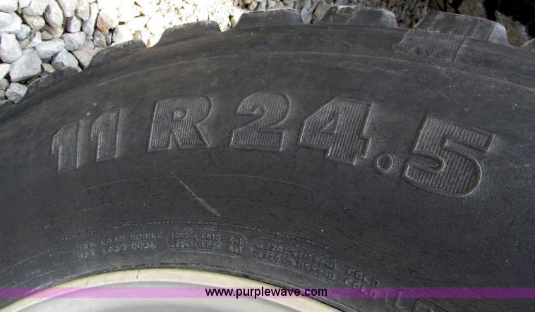 image for item F7469 1984 Freightliner Conventional FLC 120 semi truck