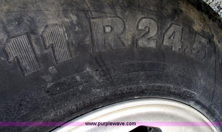 image for item F7469 1984 Freightliner Conventional FLC 120 semi truck