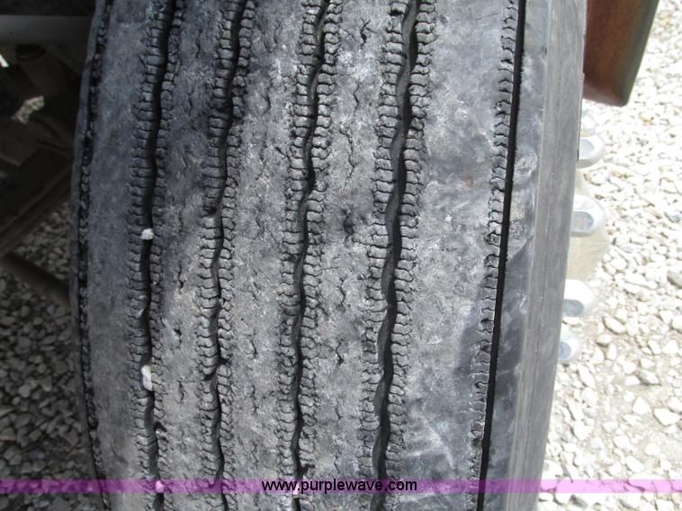 image for item F7469 1984 Freightliner Conventional FLC 120 semi truck