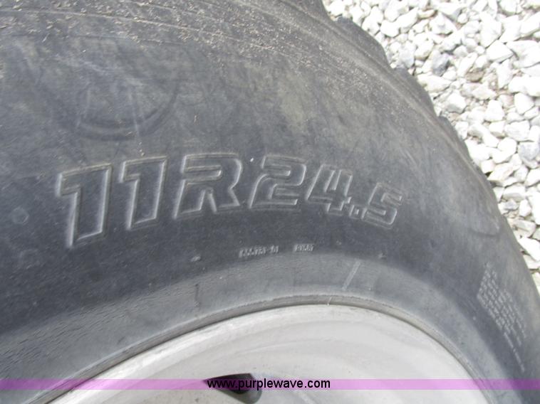 image for item F7469 1984 Freightliner Conventional FLC 120 semi truck