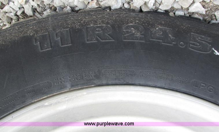 image for item F7469 1984 Freightliner Conventional FLC 120 semi truck