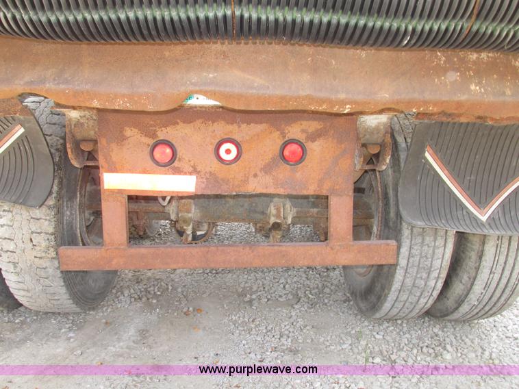 image for item F7470 1995 Borco end dump trailer