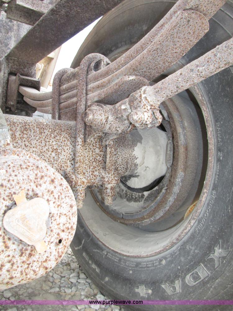 image for item F7470 1995 Borco end dump trailer