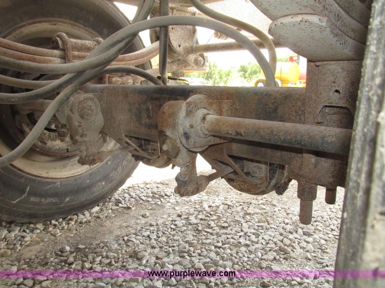 image for item F7470 1995 Borco end dump trailer