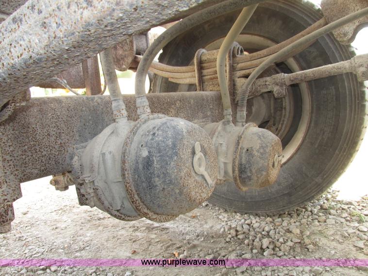 image for item F7470 1995 Borco end dump trailer