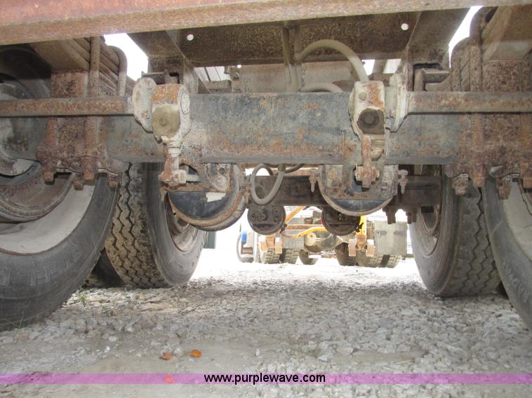 image for item F7470 1995 Borco end dump trailer