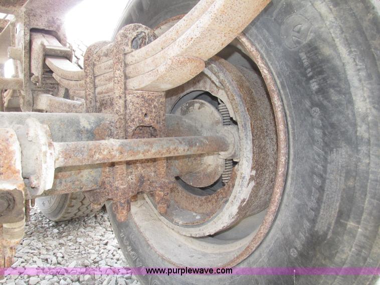 image for item F7470 1995 Borco end dump trailer