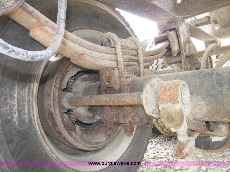 image for item F7470 1995 Borco end dump trailer