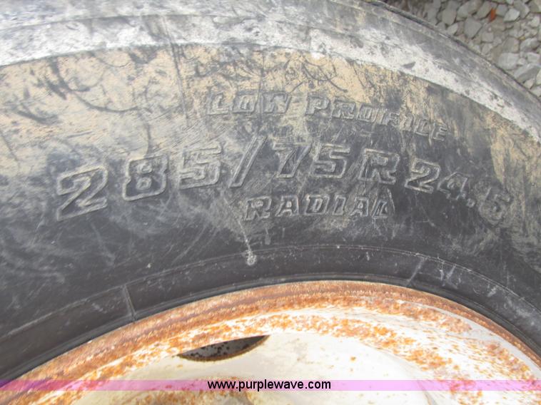 image for item F7470 1995 Borco end dump trailer