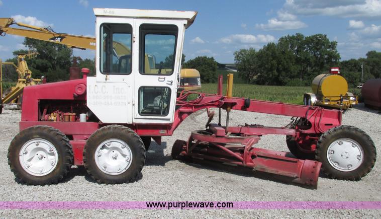 image for item F7471 1977 Fiat-Allis M65 rigid motor grader