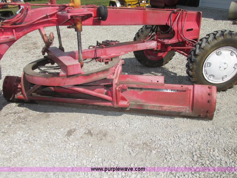 image for item F7471 1977 Fiat-Allis M65 rigid motor grader