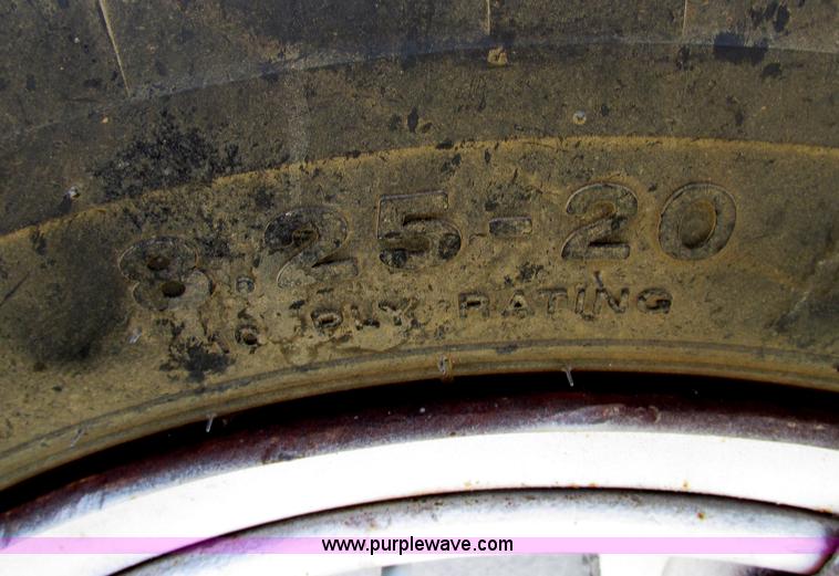 image for item F7471 1977 Fiat-Allis M65 rigid motor grader