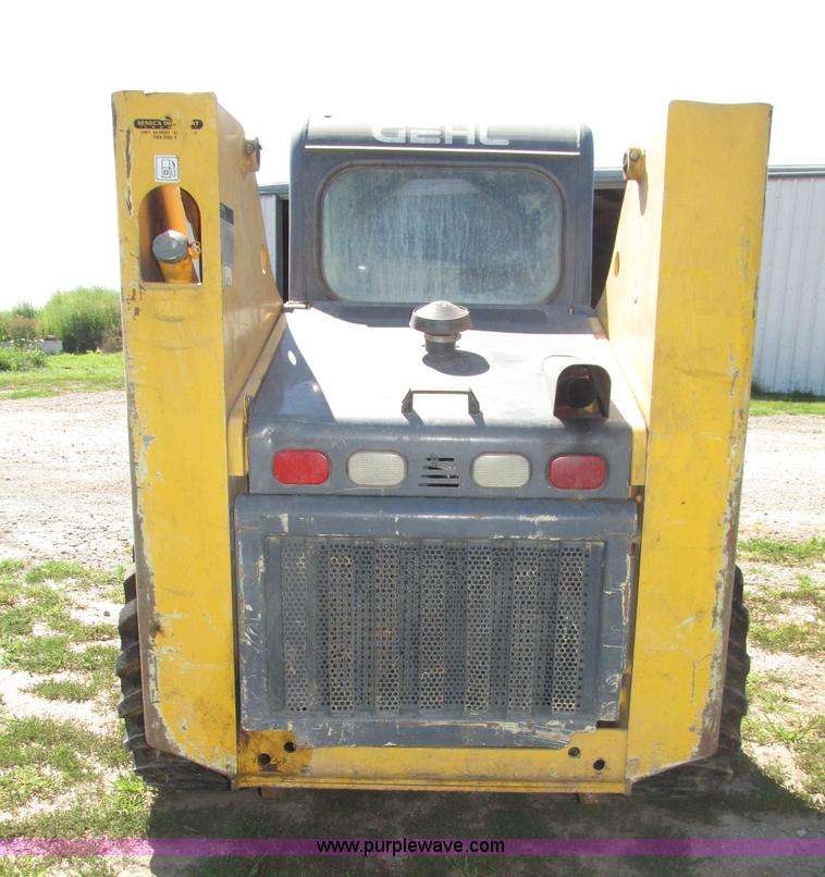 image for item F7494 2006 Gehl 6640E skid steer