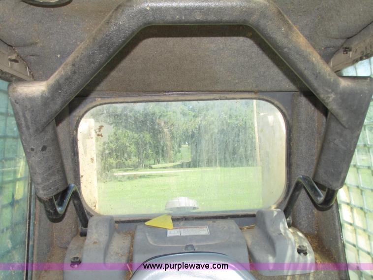 image for item F7494 2006 Gehl 6640E skid steer