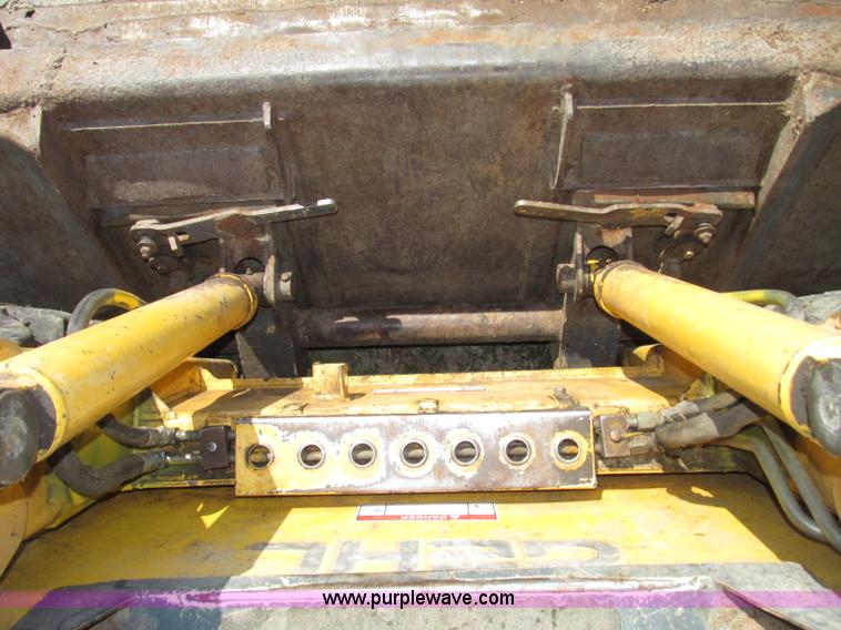 image for item F7494 2006 Gehl 6640E skid steer