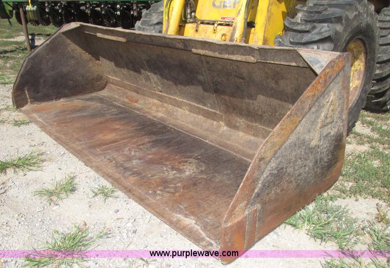 image for item F7494 2006 Gehl 6640E skid steer