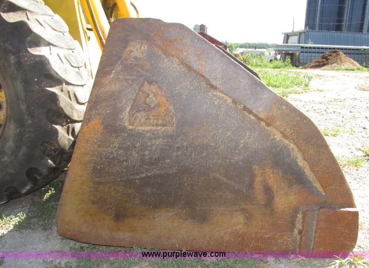 image for item F7494 2006 Gehl 6640E skid steer