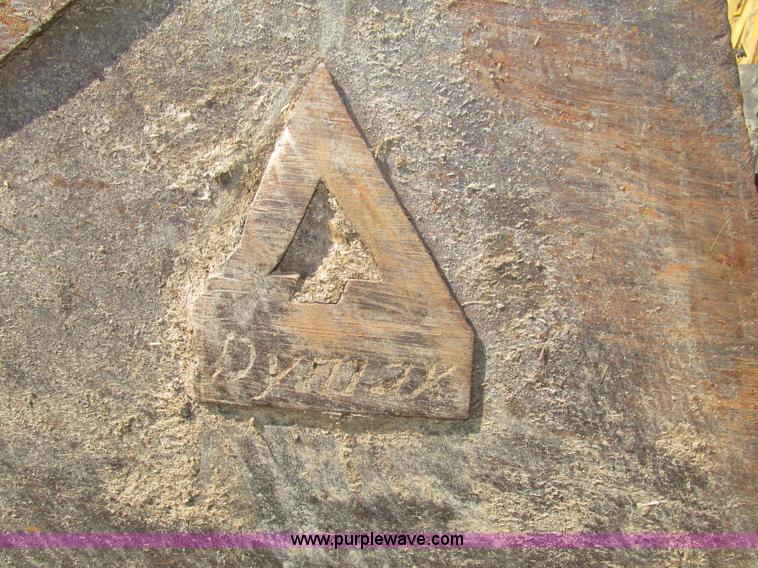 image for item F7494 2006 Gehl 6640E skid steer