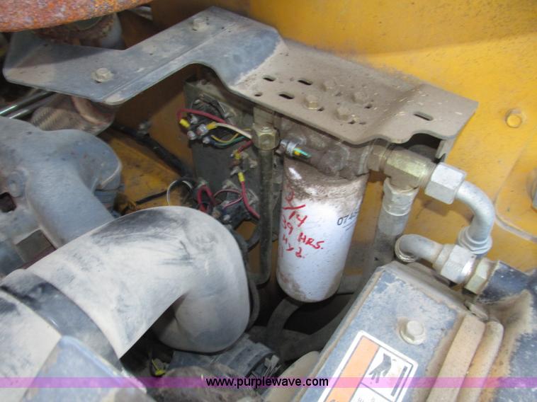 image for item F7494 2006 Gehl 6640E skid steer