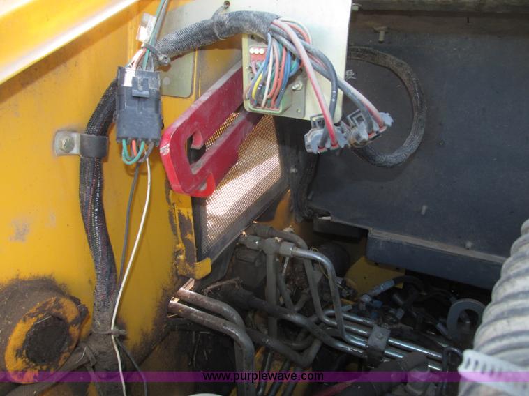 image for item F7494 2006 Gehl 6640E skid steer