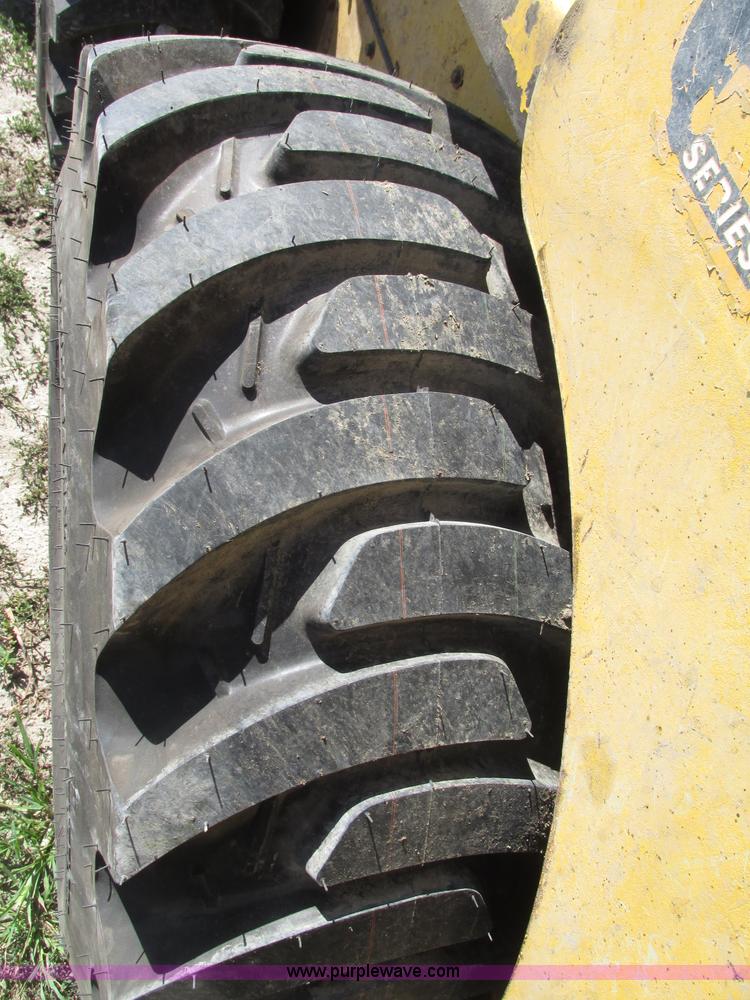 image for item F7494 2006 Gehl 6640E skid steer