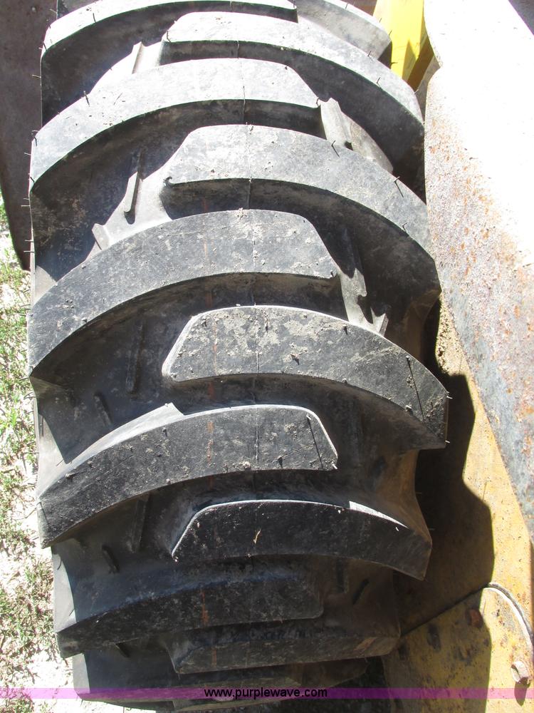 image for item F7494 2006 Gehl 6640E skid steer