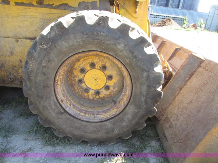 image for item F7494 2006 Gehl 6640E skid steer