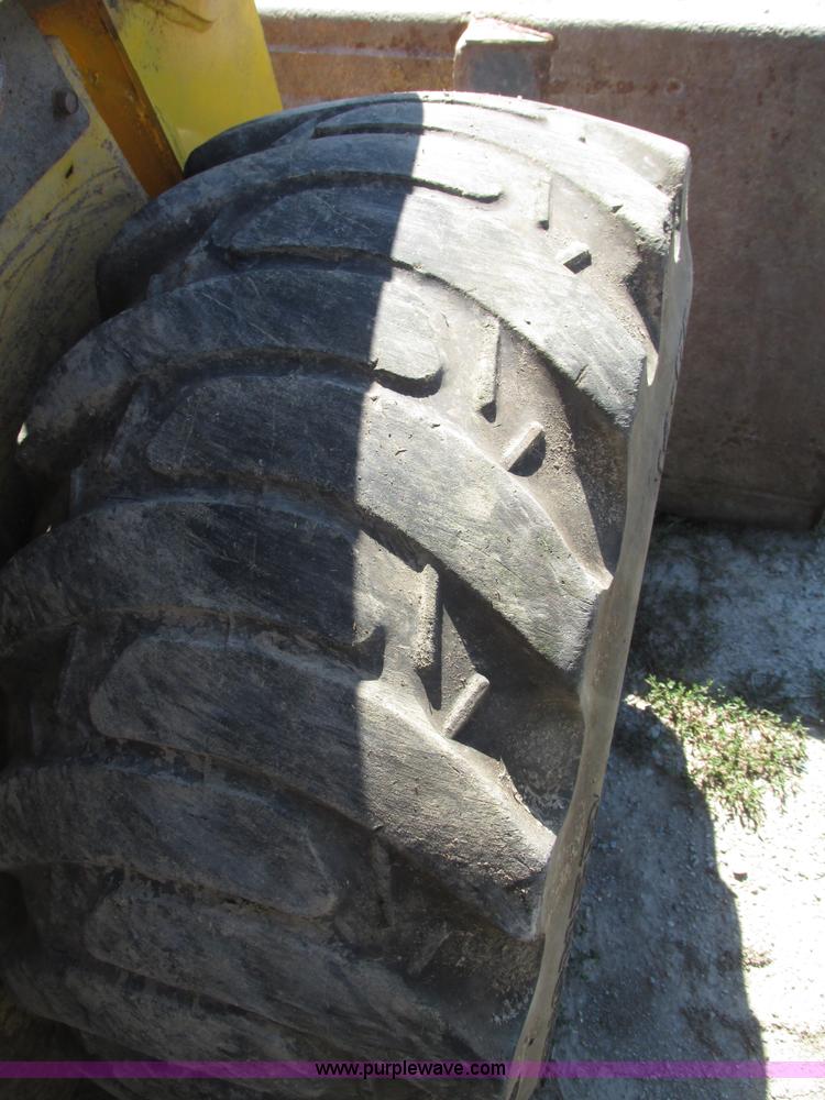 image for item F7494 2006 Gehl 6640E skid steer