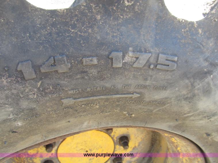 image for item F7494 2006 Gehl 6640E skid steer