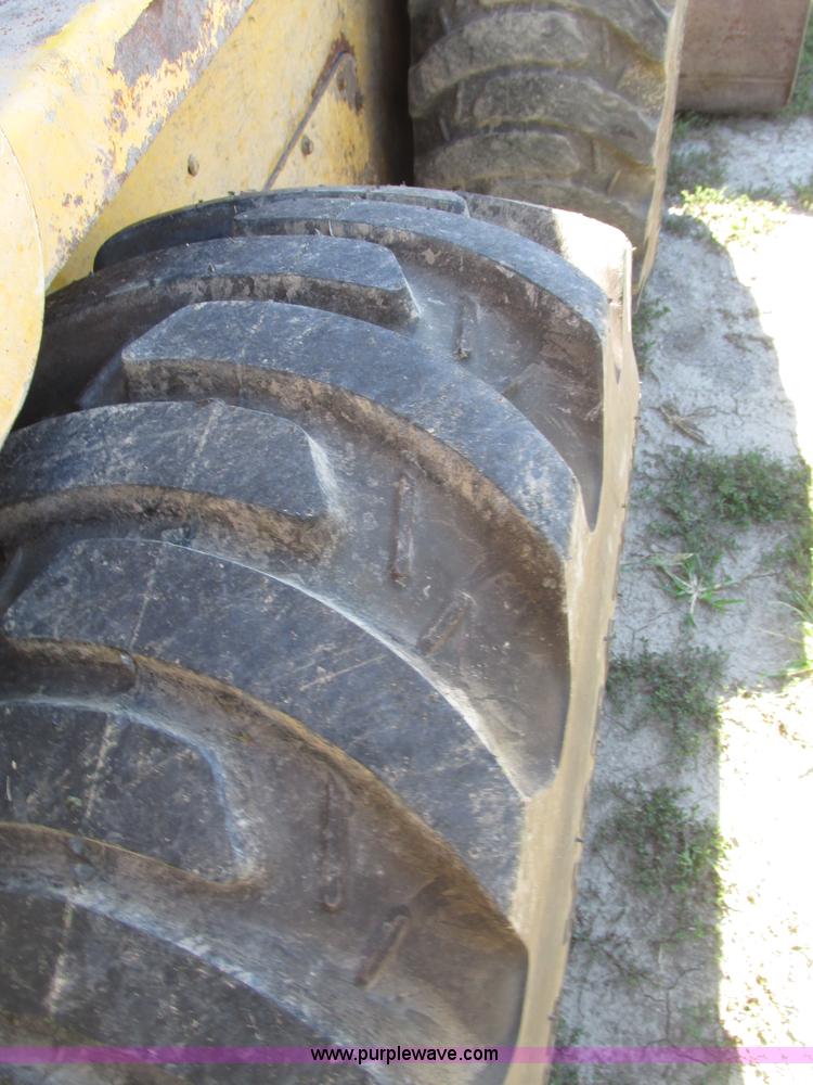 image for item F7494 2006 Gehl 6640E skid steer