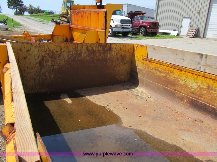 image for item F8815 Henderson Mark E dump bed