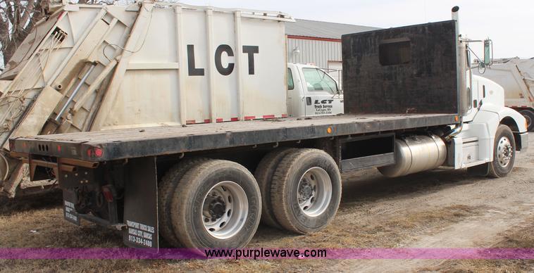 image for item H1375 1997 Peterbilt 377 flatbed truck