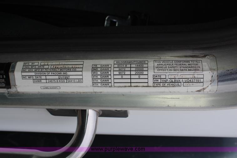 image for item H1375 1997 Peterbilt 377 flatbed truck