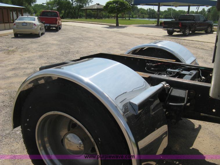 image for item H5270 1999 Sterling L8500 Series crew cab cargo/bobtail truck