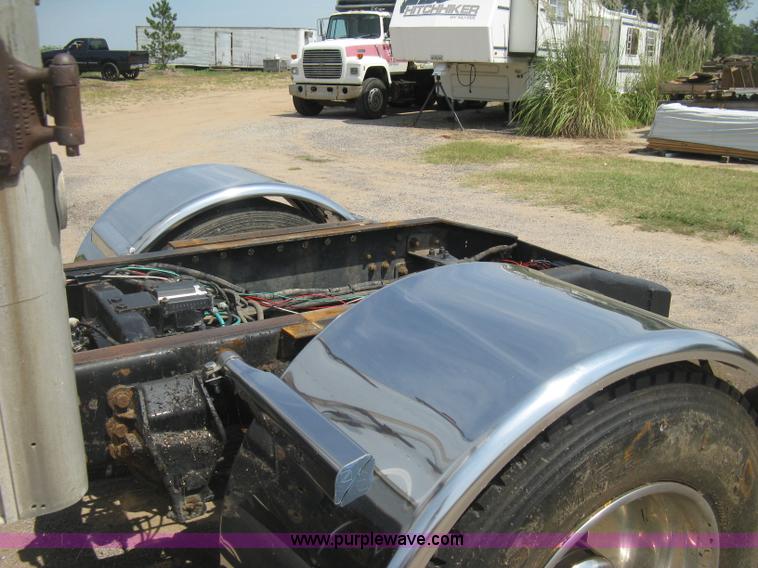 image for item H5270 1999 Sterling L8500 Series crew cab cargo/bobtail truck