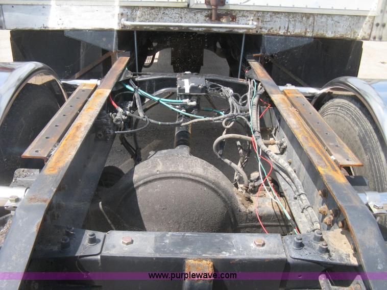 image for item H5270 1999 Sterling L8500 Series crew cab cargo/bobtail truck